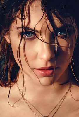 The Hottest Ashley Benson Pictures on the web 2day