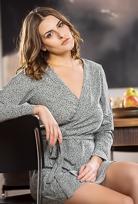 Nice And Beautiful Model Eva M Gets Naked