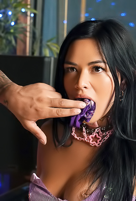 Feeling Her silky lips on Your Cock, Scarlett Alexis teases with Tongue flicks