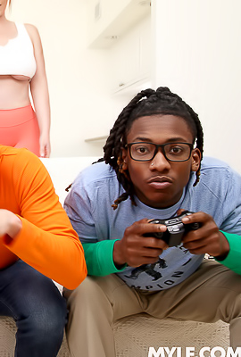 Dee and Troy Eagerly Watch Lauren As She Moves With Devious Intentions