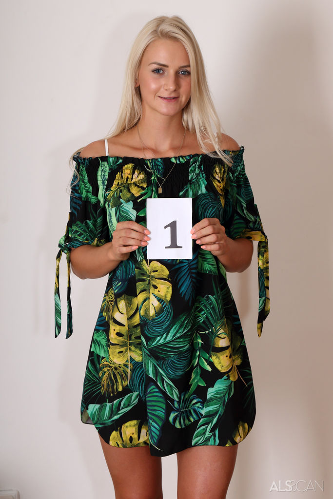 Katy Sky In Model - Picture 02