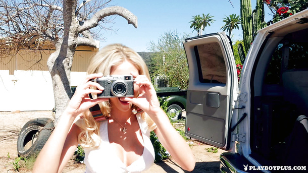Special behind the scenes pics with Khloe Terae - Picture 00