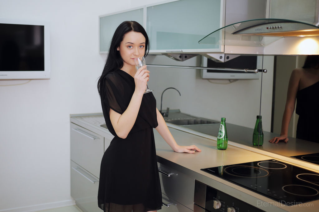 Frona A In VEGA - Picture 01