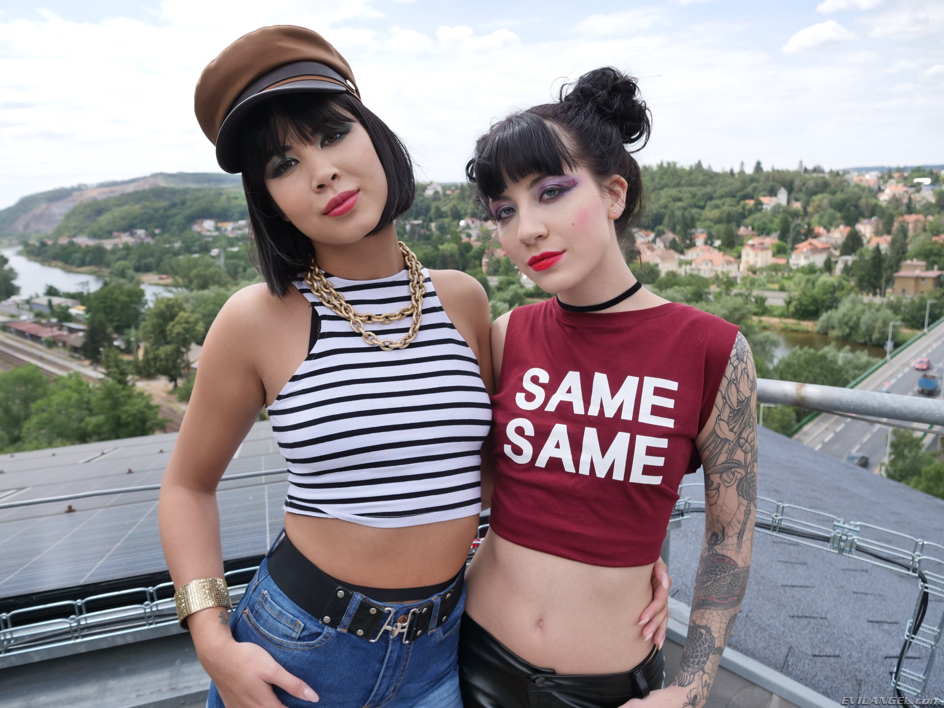 Slut Babes Charlotte Sartre And Lady Dee - Picture 00