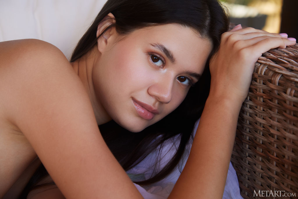 Evelin Elle In Come Closer - Picture 12