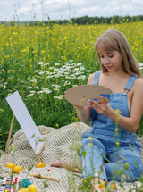 Arete Exposes Her Beautiful Breasts - photo 00 loading=