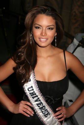 Miss Universe is Zuleyka Rivera