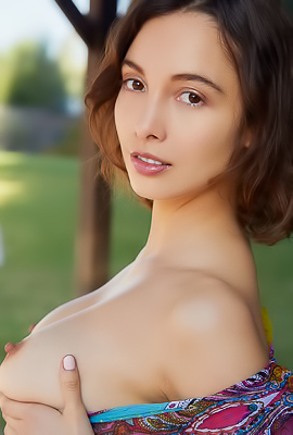 Naked Stunning Hispanic Brunette Calypso