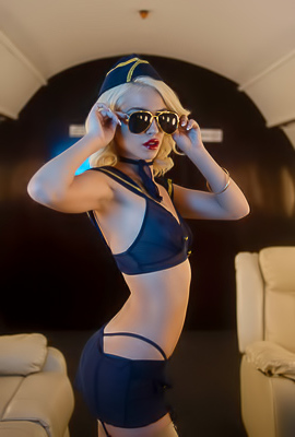 Kiara Cole Top Adult Star Fly Private And Shows Her Naked Body