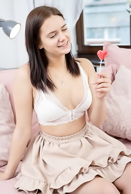 Tina Howl Flirty Look In Her Gorgeous Blue Eyes As She Sucks Her Lollipop