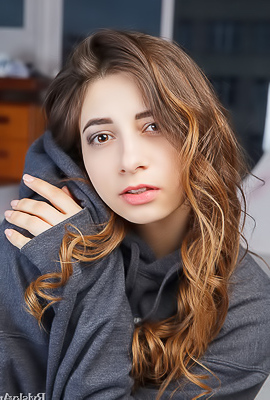 Elle Mira Naughty Babe