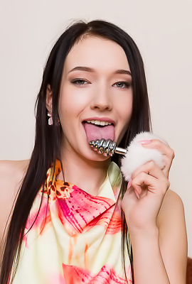 Anal Plug For Britney Dutch