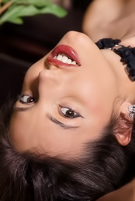 I Confess: Mitzi X Vibing Towards Ecstasy Alone