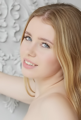 Lalli Raises An Eyebrow As She Struts Into The Bedroom